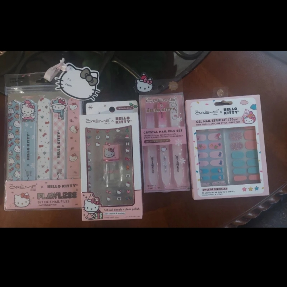 Hello Kitty 4 piece Deluxe Nail kit